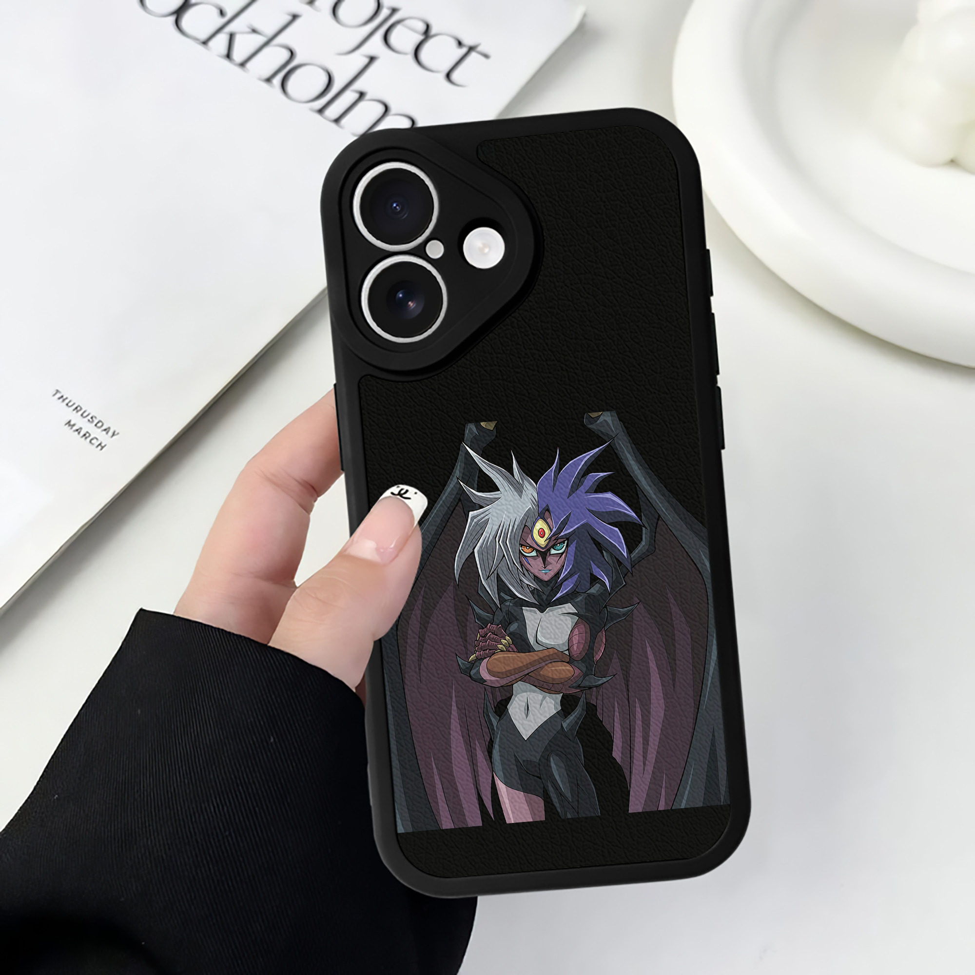 （画像用） 遊☆戯☆王 Yu-Gi-Oh! 【iPhone 16シリーズ対応】シリコンスマホケース（レザー調） 材質：シリコン
